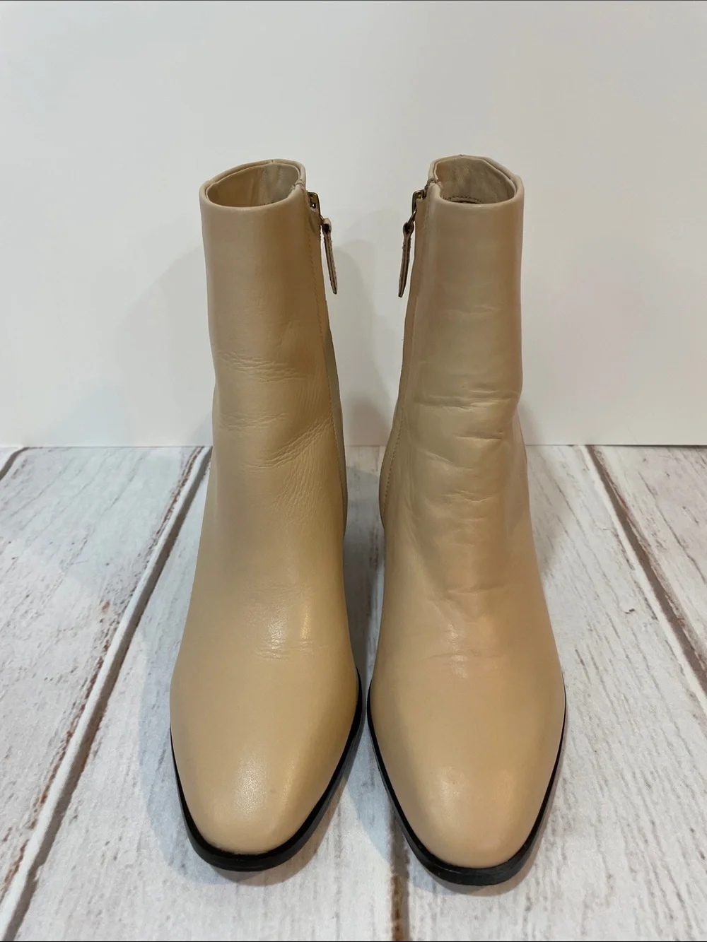 J Crew Women’s 9.5 Tan Leather Ankle Boots Classic Zip Closure BA566